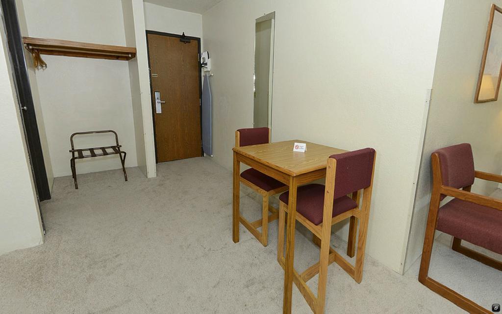 罗德威酒店 怀特霍尔 客房 照片